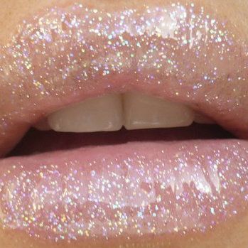 7 Reasons Lip Gloss is Underrated