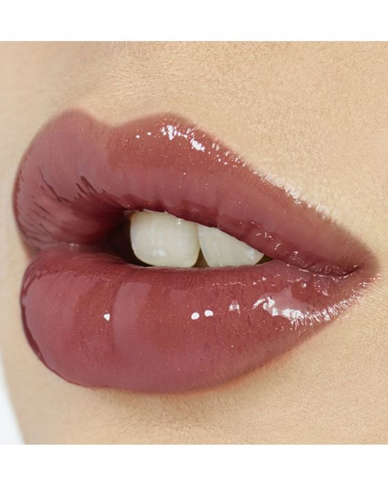 7 Reasons Lip Gloss is Underrated