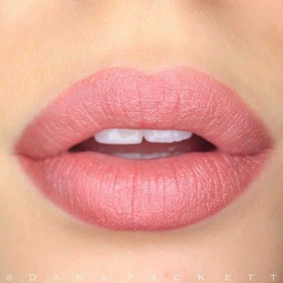 7 Ways to Keep Your Lips From Drying Out