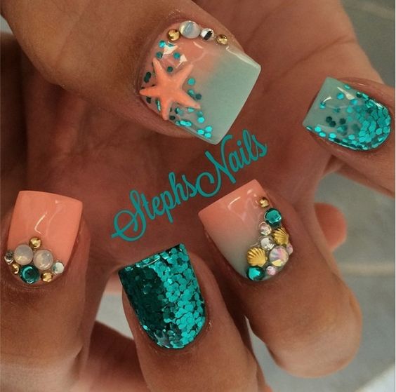 Beach Nails via