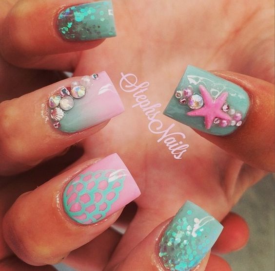 Pretty Ocean Nails via