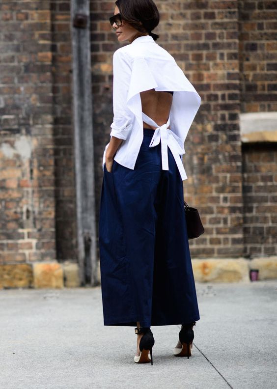 Stylish Blue and White Backless Dress via