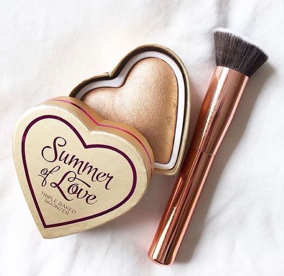 How to Know When to Throw Away Your Beauty Products