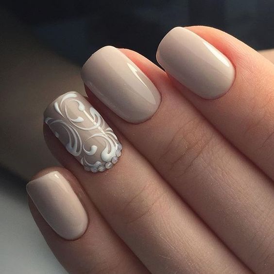 simple-beige-nails via