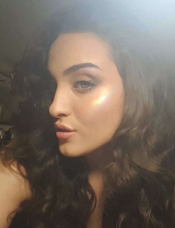 How to Rock Unique Highlighter Colors (Think Mint Green!) How to Rock Unique Highlighter Colors (Think Mint Green!)