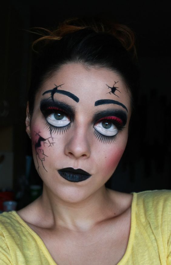 15 Creepy Eye Makeup Ideas You Want to Try for Halloween 