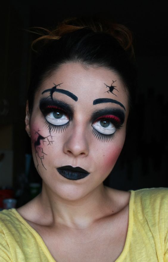 broken-doll-eye-makeup via