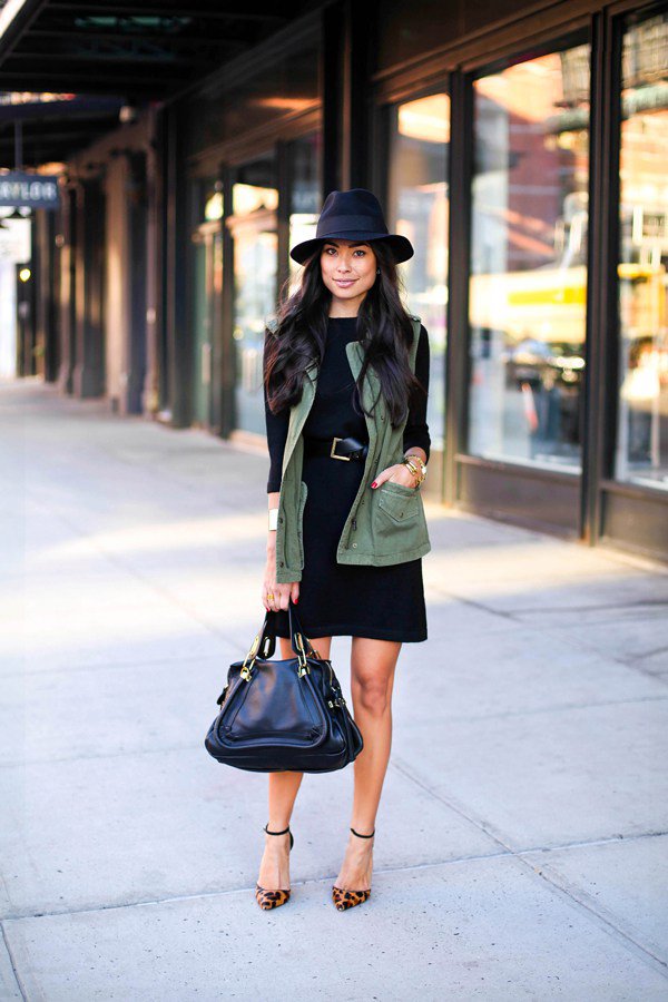 khaki-jacket-black-dress-and-leopard-sandals via