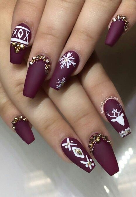 burgundy-and-white-nails via