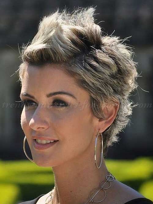 Female-faux-hawk-haircut-for-short-hair