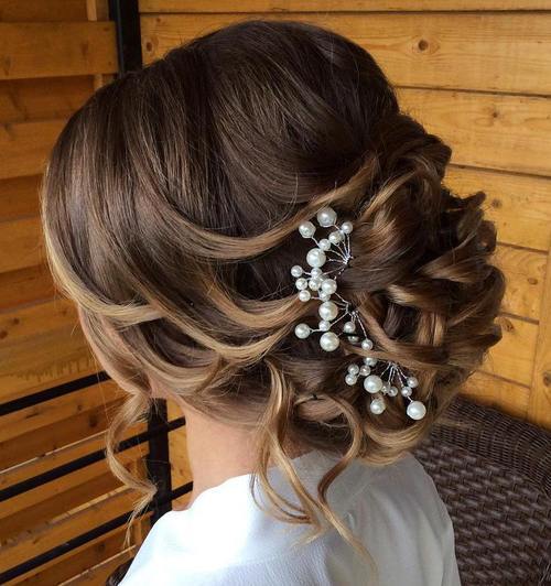 21 Glamorous Wedding Updos