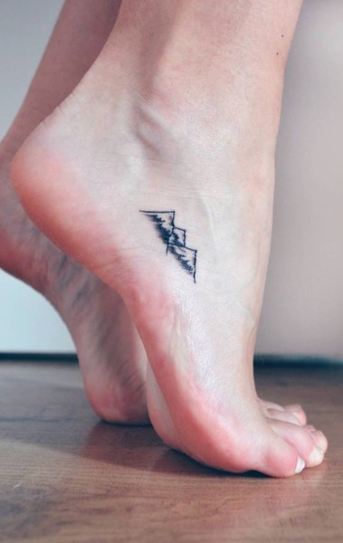 25 Cute Small Feminine Tattoos for Women - Tiny Meaningful Tattoos