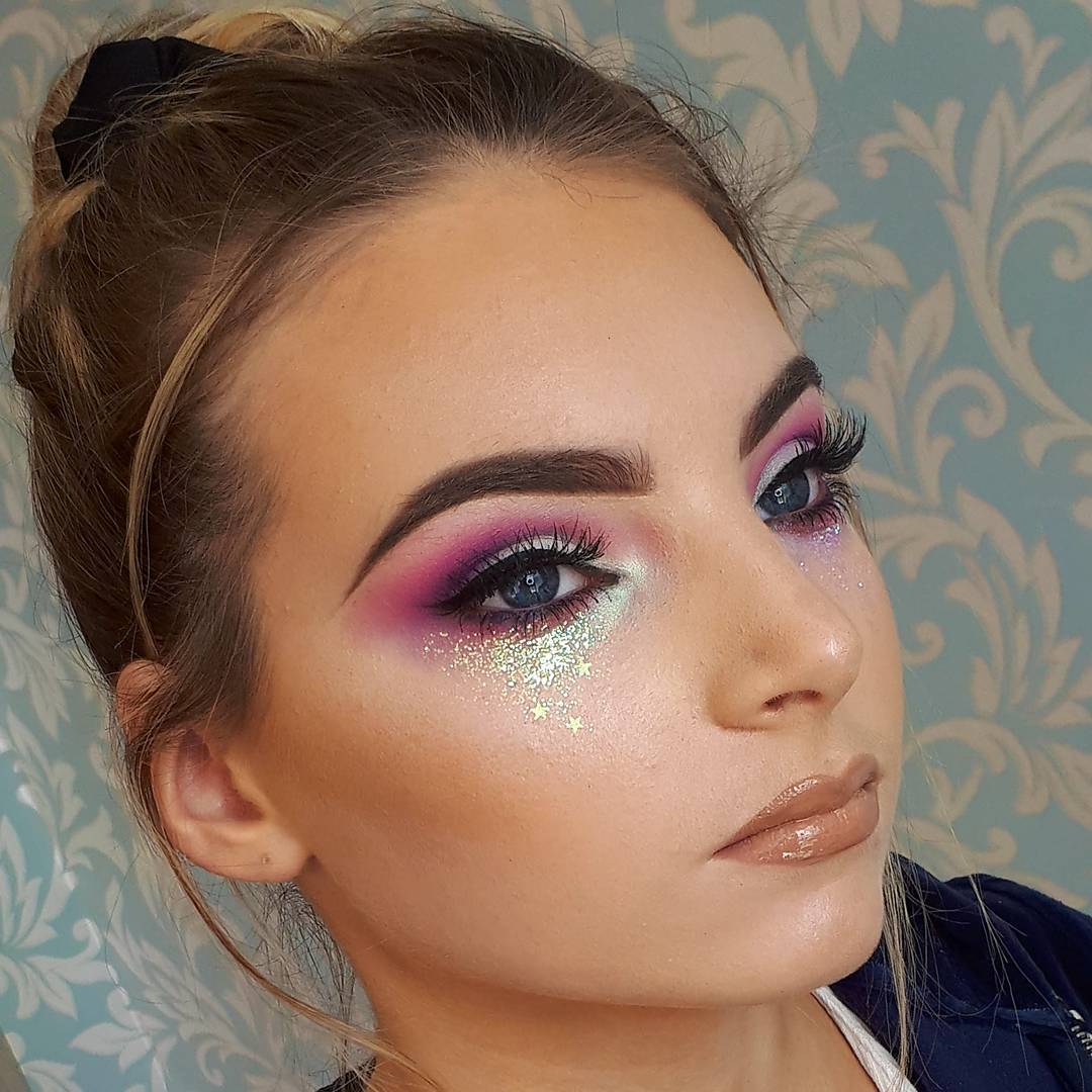 A Collection of 40 Best Glitter Makeup Tutorials and Ideas 