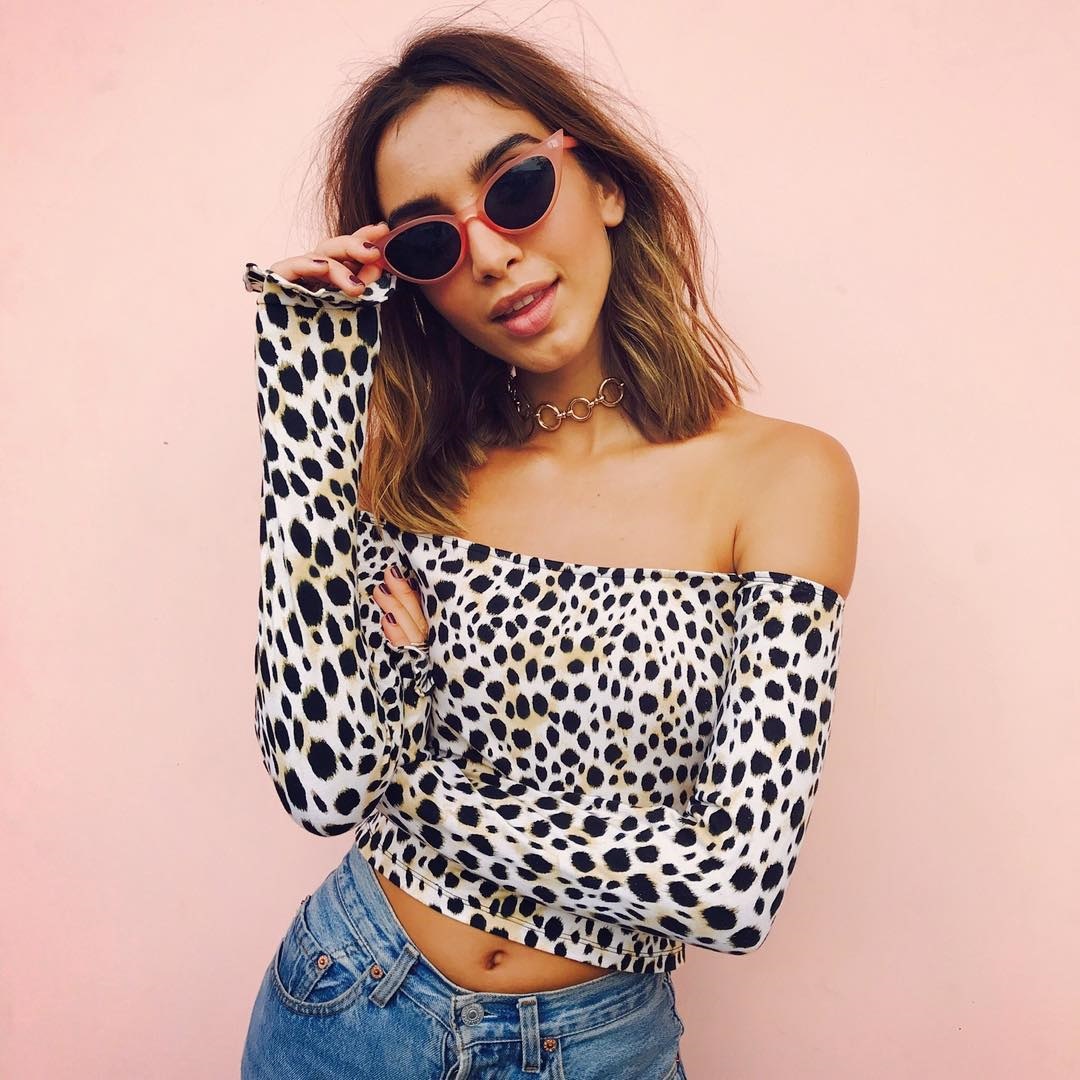 How to Pull Off Off The Shoulder Shirts