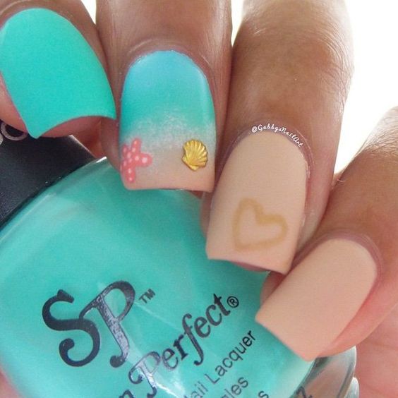 Beachy Aqua Manicures For Summer