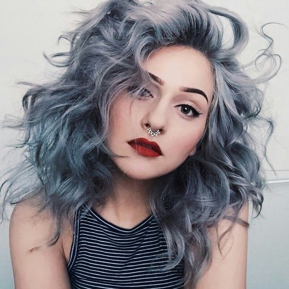 How to Pull Off a Septum Piercing