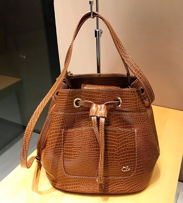 Trending Accessories for Women & How to Wear Them Trending Accessories for Women & How to Wear Them