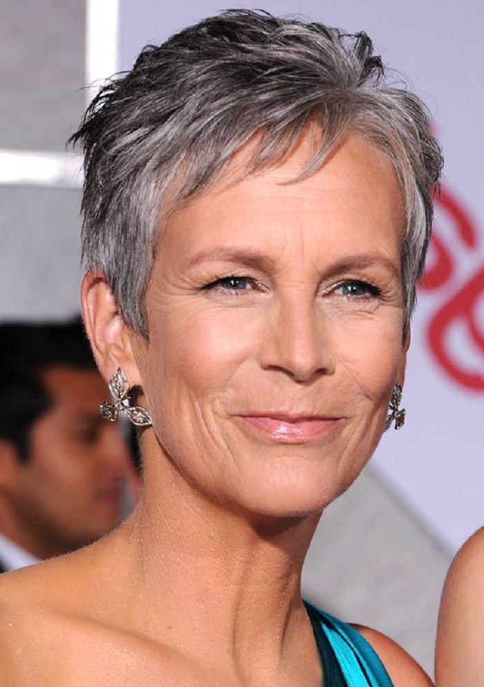 Jamie Lee Curtis short hairstyle for women over 60