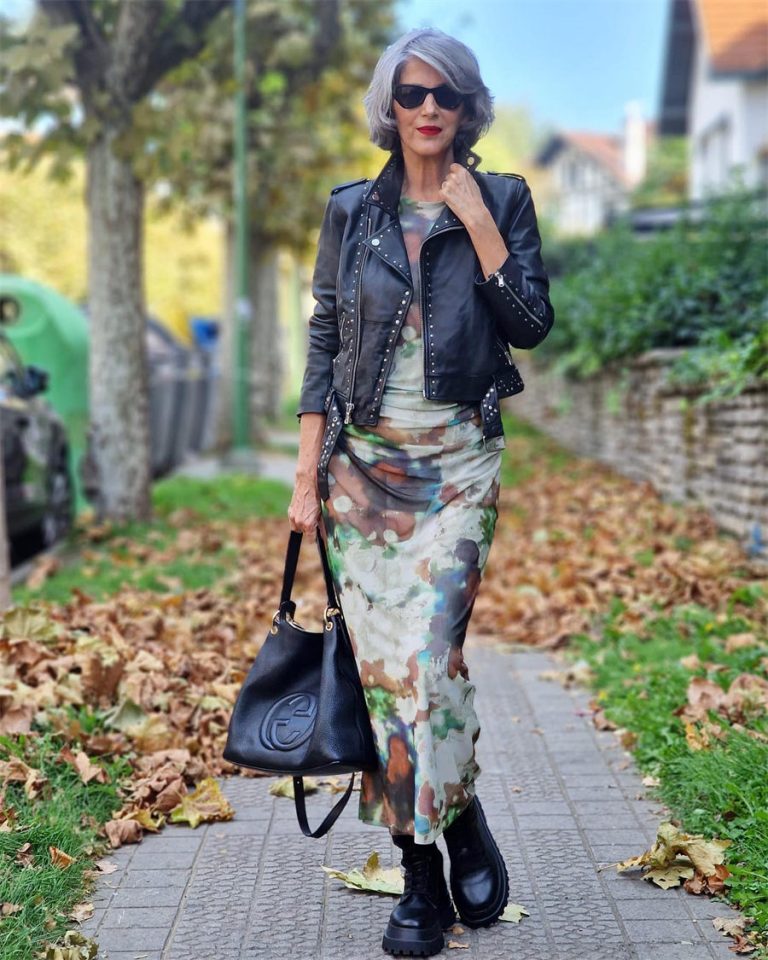 25 Casual Outfit Ideas for Women Over 60 - Pretty Designs