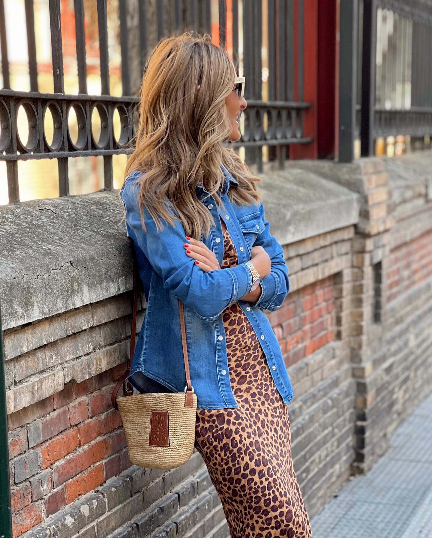 18 Street Style Outfit Ideas With Denim Shirt - fashionsy.com