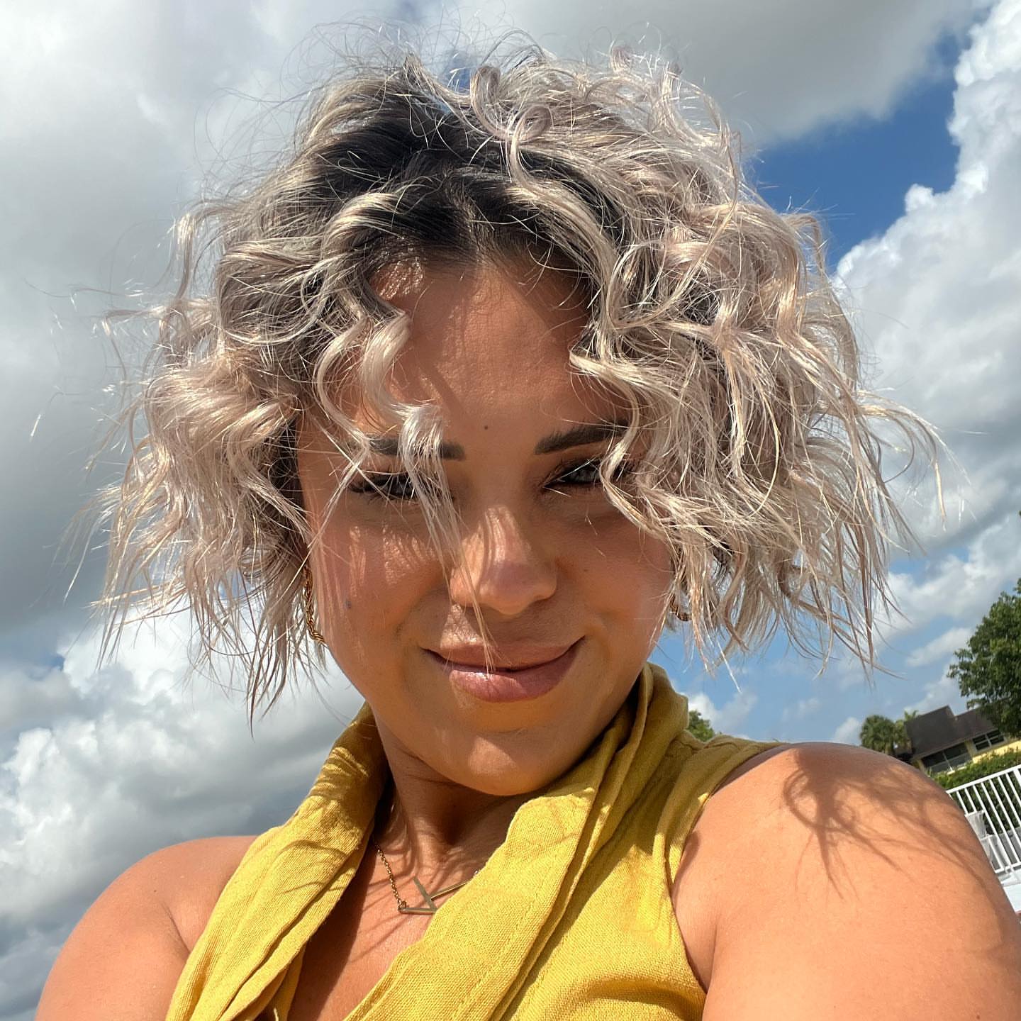 short sexy curly hairstyle short sexy curly hairstyle