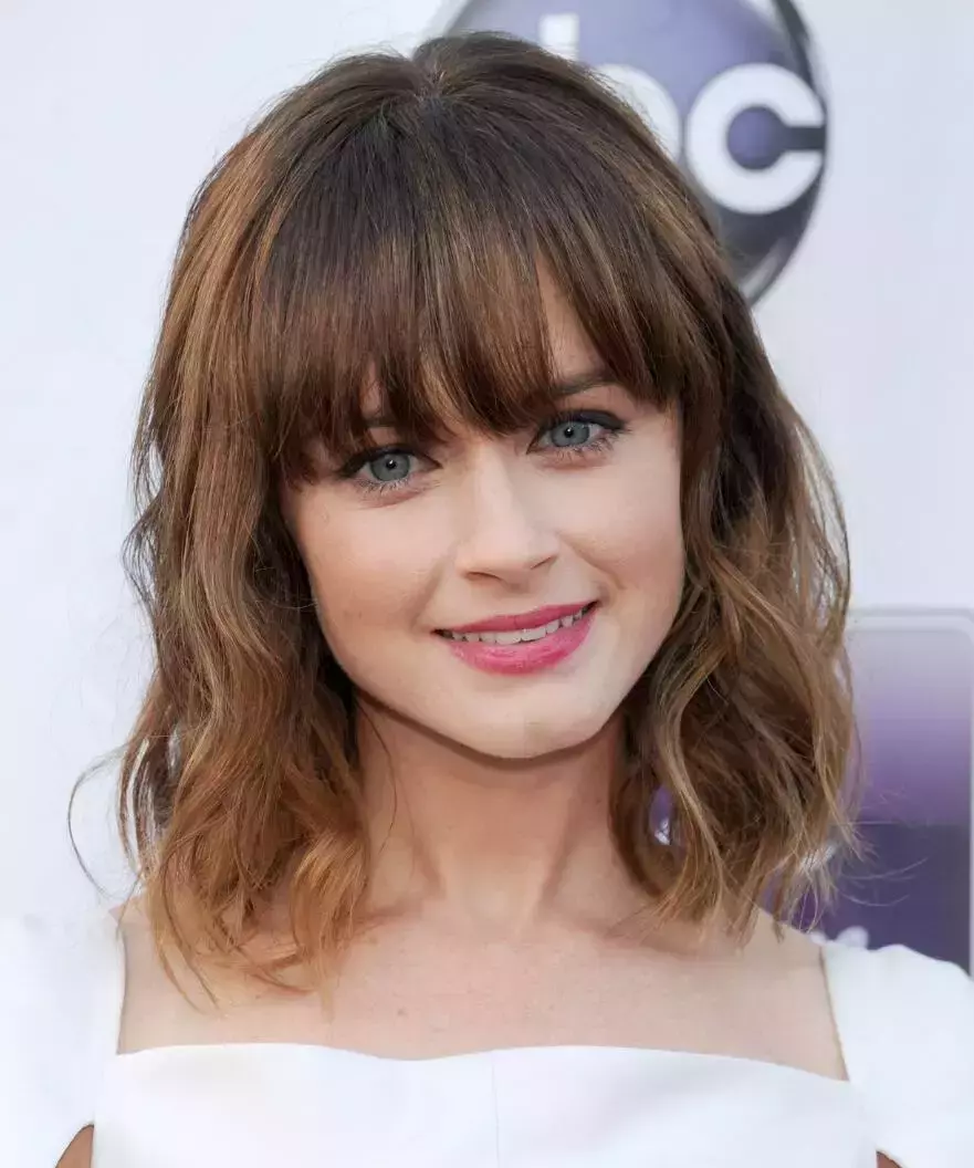 Easy Solutions for Oily Skin and Bangs Easy Solutions for Oily Skin and Bangs
